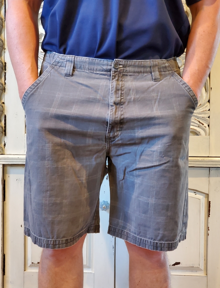 Wrangler gray plaid shorts